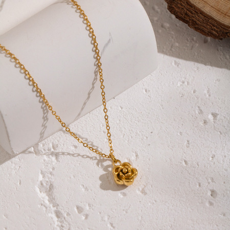 Collier pendentif en acier inoxydable doré, étanche, avec pendentif en forme de fleur douce