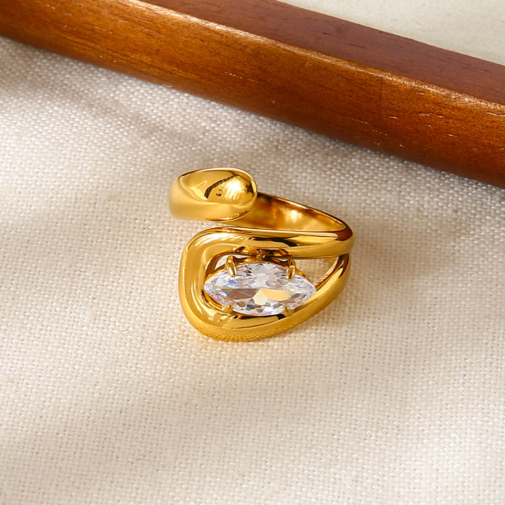 Bague Élégante Et Luxueuse En Acier Inoxydable Et Zircone De Forme Irrégulière Image4