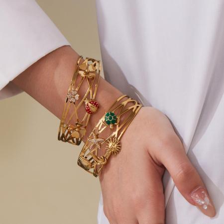 Bracelet manchette de luxe pour femme, orné d'une coccinelle, en acier inoxydable étanche et zircon doré (1 pièce).