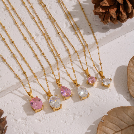 Collier pendentif minimaliste incrusté de zircons, 1 pièce
