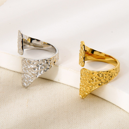 Bague femme tendance, style martelé, en acier inoxydable imperméable, forme irrégulière, à porter au quotidien. 2
