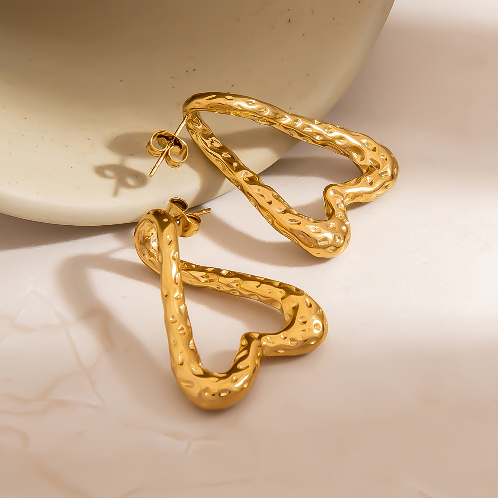 1 Paire De Boucles D'Oreilles À Clous Rétro En Acier Inoxydable Doré, Motif Marteau En Forme De Cœur Image2