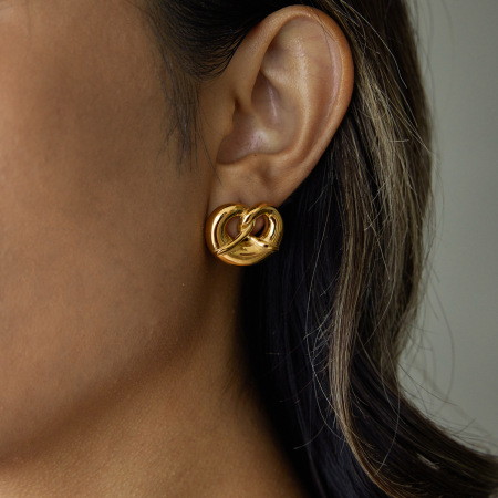 Boucles d'oreilles puces pour femme, en acier inoxydable doré, imperméables, en forme de bretzel (1 paire). 2