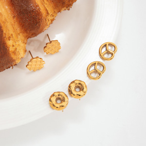 1 Paire De Boucles D'Oreilles Puces Pour Femme, En Acier Inoxydable Étanche, Couleur Or, En Forme De Donut Mignon. h5 Image4