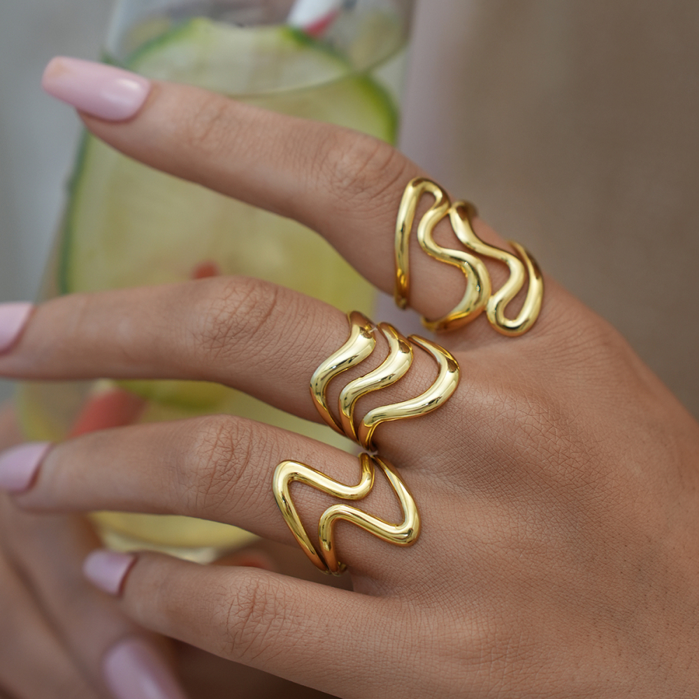 Bague Femme Simple Et Élégante, En Acier Inoxydable Doré, De Forme Irrégulière, Imperméable, À Porter Au Quotidien. Image4