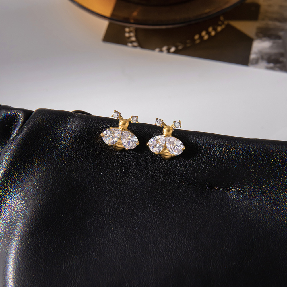 1 Paire De Boucles D'Oreilles Puces Luxueuses Pour Femme, En Acier Inoxydable Doré, Ornées D'Abeilles En Zircon, Étanches. Image5