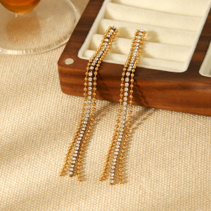 1 Paire De Boucles D'Oreilles Puces Luxueuses Pour Femme, En Acier Inoxydable Imperméable, Couleur Or, Avec Pompon, Pour Un Usage Quotidien. h5 Image3