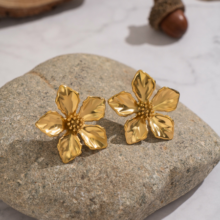 1 paire de boucles d'oreilles à clous en acier inoxydable doré, imperméables, en forme de fleur