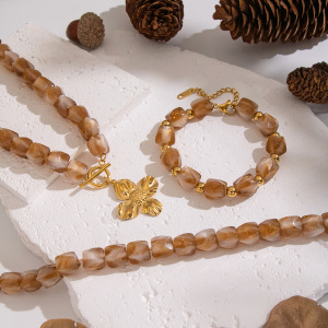 Ensemble De Colliers Et Pendentifs En Forme De Fleur Avec Perles En Résine De Forme Irrégulière h5 Image4