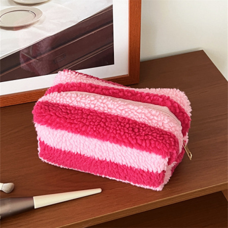 Trousse de maquillage simple et classique en peluche à rayures rouges pour femme, 1 pièce 2