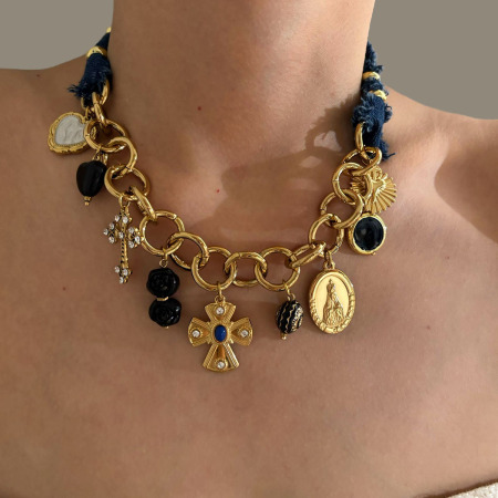 Collier pendentif croix en acrylique couleur or 1 pièce