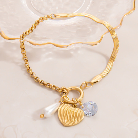 Bracelet élégant en acier inoxydable étanche avec breloque en zircon en forme de cœur (1 pièce)
