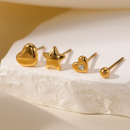 1 paire de boucles d'oreilles puces en acier inoxydable couleur or, étanches, en forme de cœur, d'étoile et de lune