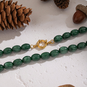 Ensemble De Colliers Et Pendentifs Coquillages En Perles De Résine De Forme Irrégulière h5 Image4