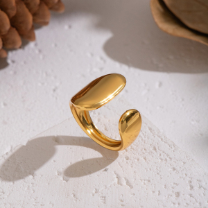 Bague Minimaliste En Acier Inoxydable Doré, De Forme Irrégulière Et Étanche (1 Pièce). h5 Image4