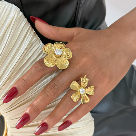 Bague femme en acier inoxydable doré, ornée d'un zircon et sertie d'une fleur (1 pièce).