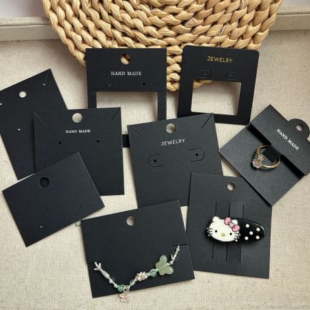 Cartes d'emballage de bijoux avec logo personnalisé disponible 2