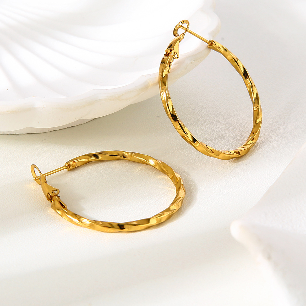 1 Paire De Boucles D'Oreilles Simples Daily Circle En Acier Inoxydable Étanche Couleur Or Pour Femme Image4