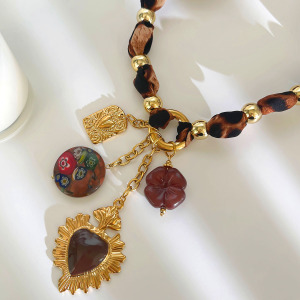 Collier Pendentif En Résine En Forme De Cœur En Tissu Léopard 1 Pièce h5 Image5