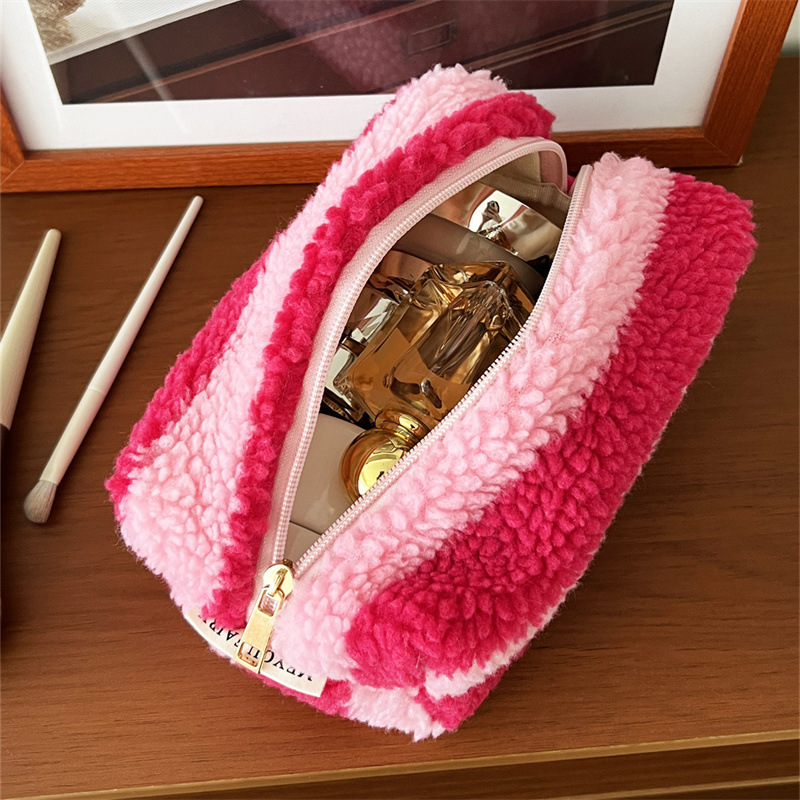 Trousse De Maquillage Simple Et Classique En Peluche À Rayures Rouges Pour Femme, 1 Pièce Image5
