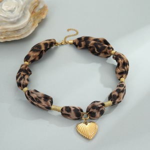 Collier Pendentif Femme En Acier Inoxydable Doré, Motif Léopard Et Cœur (1 Pièce) h5 Image3