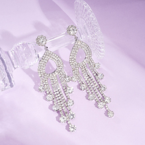 Boucles D'Oreilles Festives En Cuivre À Pompons De Forme Irrégulière (1 Paire) h5 Image3