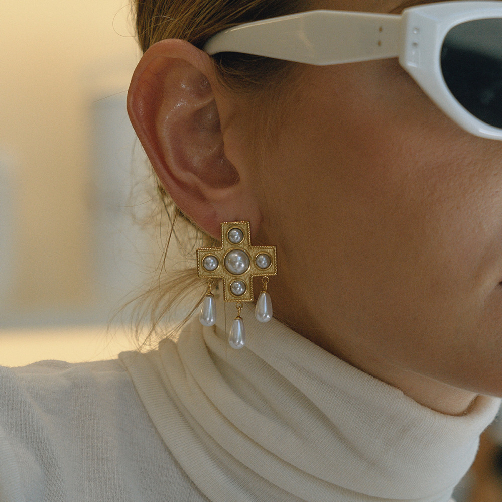 Boucles D'Oreilles Pendantes Pour Femme, En Acier Inoxydable Doré, Imperméables, Avec Pendentif Croix Et Goutte D'Eau (1 Paire). Image4