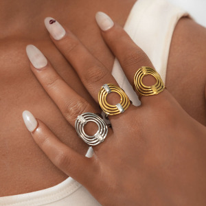 Bague Femme Décontractée, Ronde, En Acier Inoxydable Étanche Couleur Or (1 Pièce) h5 Image5