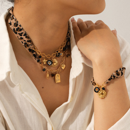 Collier pendentif femme en forme de cœur simple, en acier inoxydable étanche, couleur or (1 pièce)