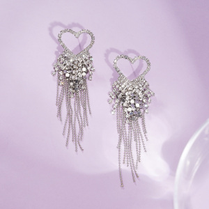 Boucles D'Oreilles Festives En Cuivre Avec Pompon En Forme De Cœur (1 Paire) h5 Image4