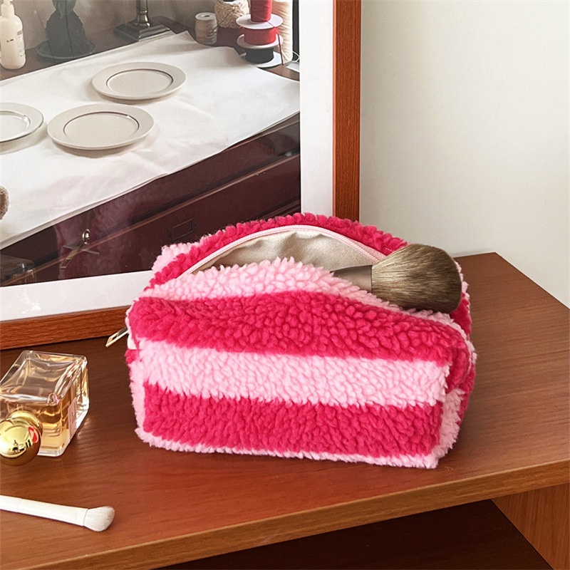 Trousse De Maquillage Simple Et Classique En Peluche À Rayures Rouges Pour Femme, 1 Pièce Image4