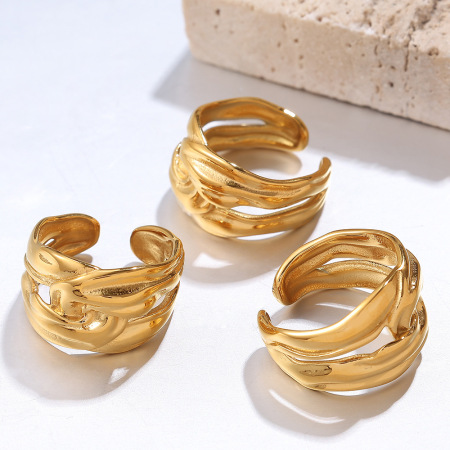 Bague minimaliste ronde en acier inoxydable étanche couleur or (1 pièce)