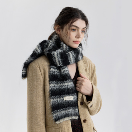 1 écharpe d'hiver en polyester à rayures charmantes pour femme 2