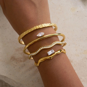 Bracelet Manchette Pour Femme En Acier Inoxydable Doré, Étanche, Orné De Zircon (1 Pièce), Finition Brillante Et Incurvée. h5 Image6
