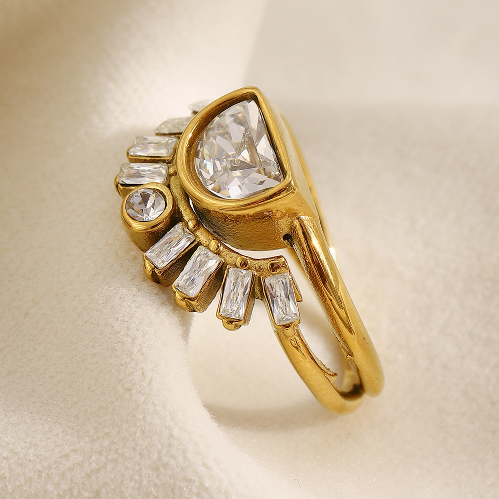 Bague Pour Femme En Acier Inoxydable De Forme Irrégulière, Étanche, Couleur Or, Ornée D'Un Zircon. Image2
