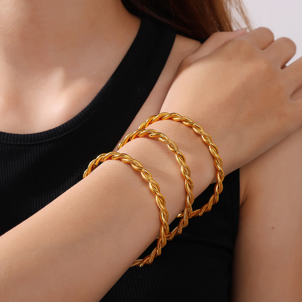 Bracelet Manchette Torsadé En Acier Inoxydable, Étanche, Couleur Or (1 Pièce) Image4