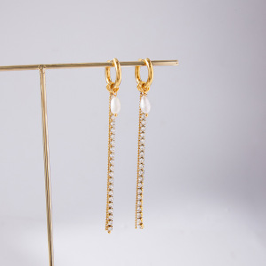 1 Paire De Boucles D'Oreilles Pendantes Exquises À Pompons, En Acier Inoxydable Étanche, Couleur Or Et Perles, Pour Femme. h5 Image6
