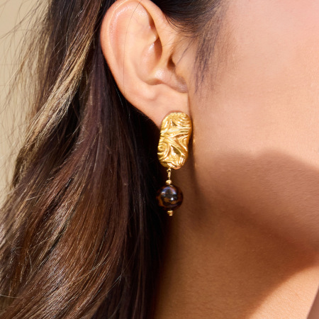 1 paire de boucles d'oreilles pendantes rétro en résine et acier inoxydable, couleur or, pour femme.