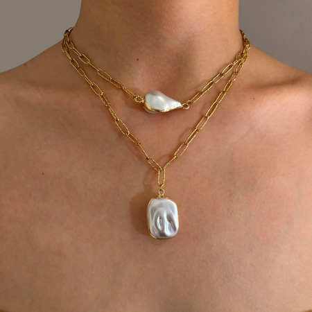 Collier pendentif couleur or perle 1 pièce