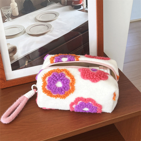 Trousse de maquillage en peluche pour femme, série romantique, motif floral mignon, 1 pièce