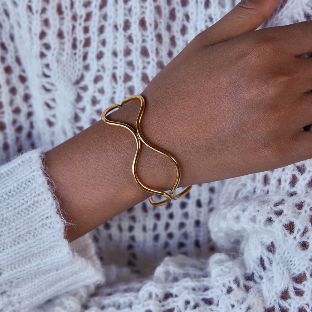 Bracelet Manchette Daily Curve Pour Femme, En Acier Inoxydable, Couleur Or, Étanche (1 Pièce). Image3