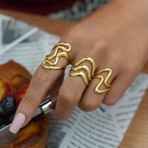 Bague Femme Simple Et Élégante, En Acier Inoxydable Doré, De Forme Irrégulière, Imperméable, À Porter Au Quotidien. h5 Image5