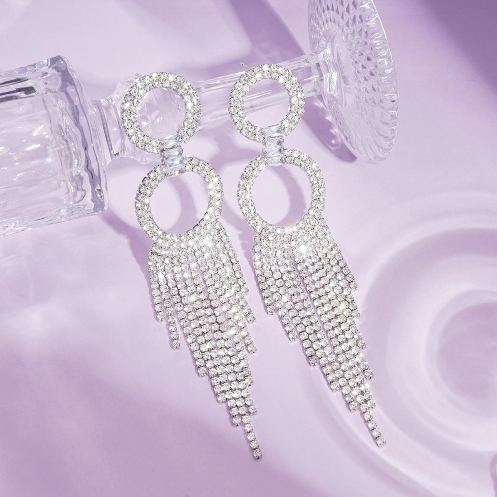 1 Paire De Boucles D'Oreilles Rondes À Pompons De La Collection Festive Image2
