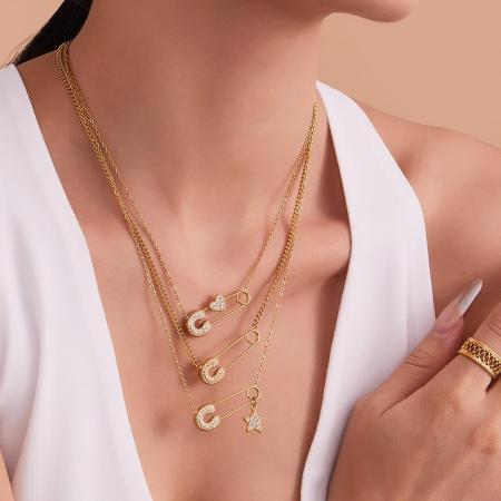 Colliers pendentifs pour femmes avec trombone quotidien en acier inoxydable étanche couleur or