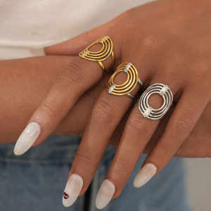 Bague Femme Décontractée, Ronde, En Acier Inoxydable Étanche Couleur Or (1 Pièce) h5 Image3