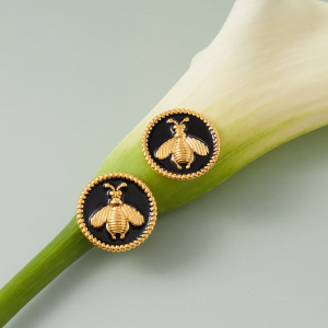 1 Paire De Magnifiques Boucles D'Oreilles À Clous Pour Femme, En Acier Inoxydable Doré, Motif Abeille. h5 Image4