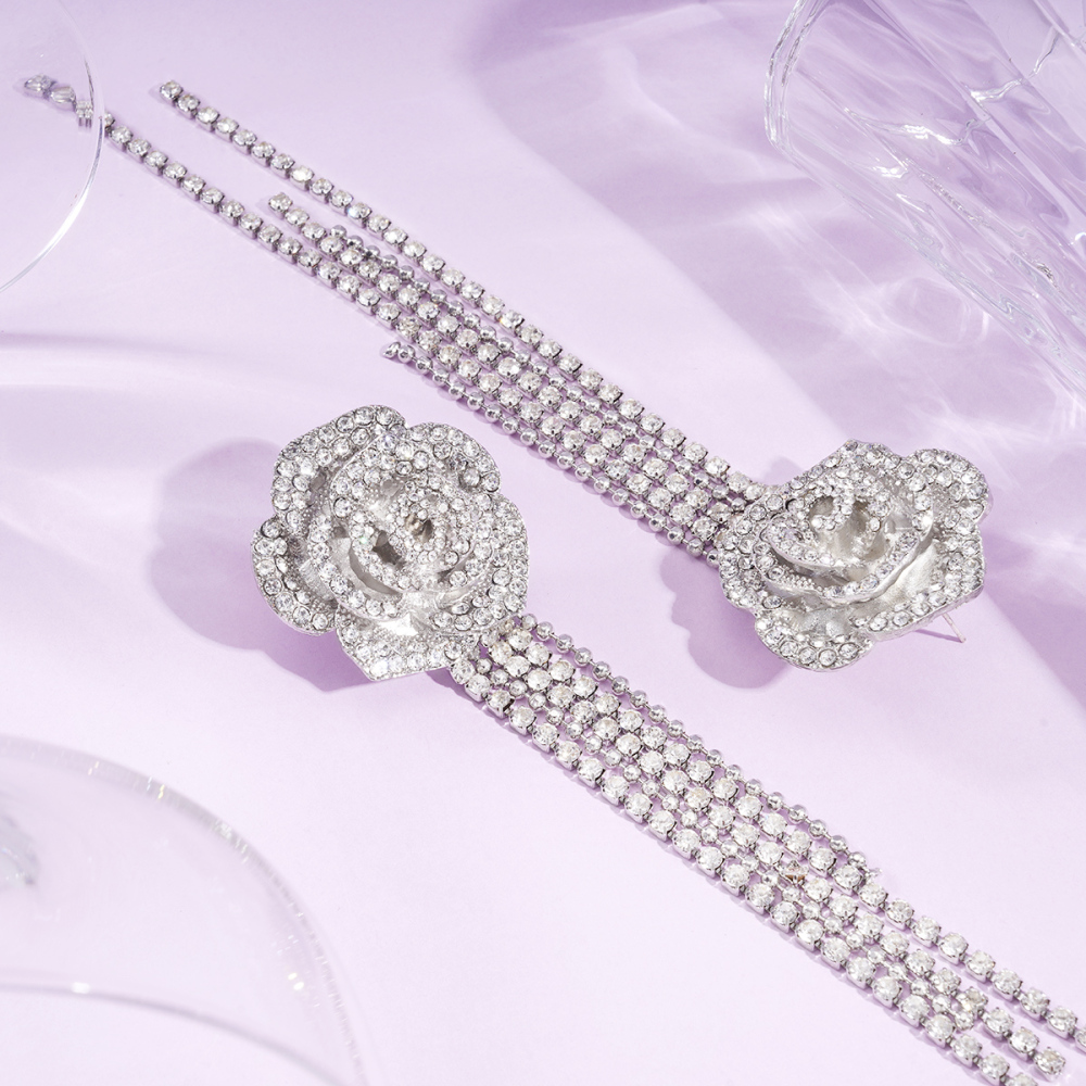 1 Paire De Boucles D'Oreilles Festives En Alliage Avec Pompon Rose Image2