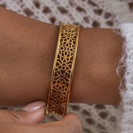 Bracelet manchette pour femme, 1 pièce, en acier inoxydable doré, ajouré et étanche. 2