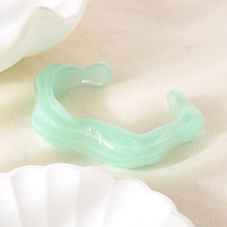 1 bracelet manchette simple et élégant en résine de forme irrégulière pour femme
