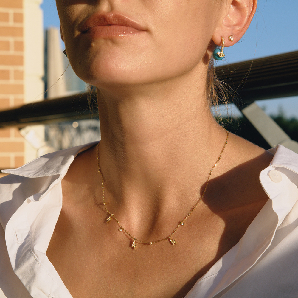 Collier Pendentif Femme Sophistiqué En Forme De Croix, En Acier Inoxydable Étanche, Couleur Or Et Zircon. Image5